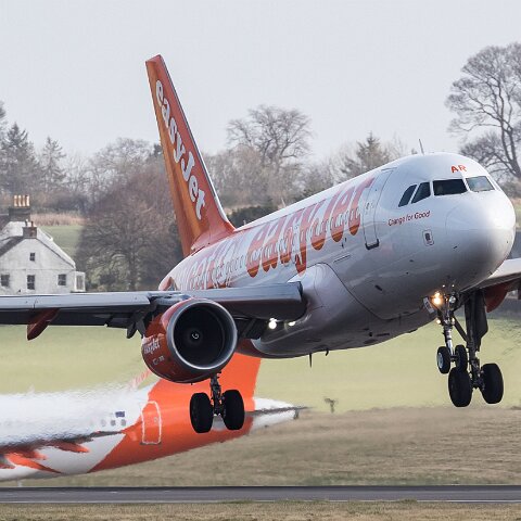 easyJet-G-EJAR-2017-03-13-1