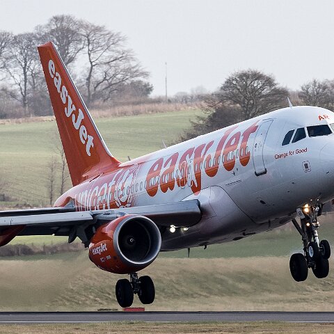 easyJet-G-EJAR-2017-03-13-2