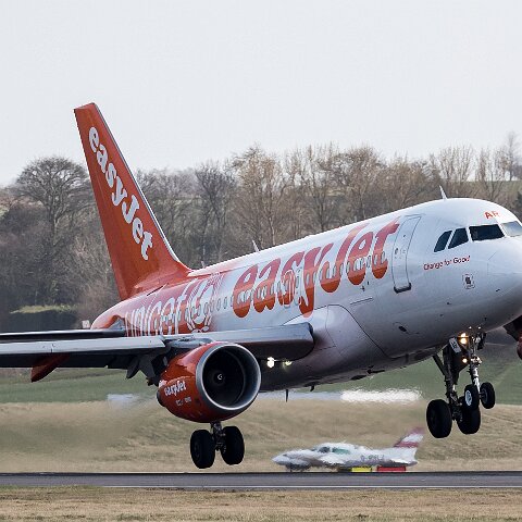 easyJet-G-EJAR-2017-03-13-3