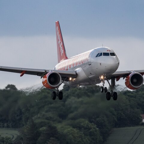 easyJet-G-EZAG-2017-06-15-1
