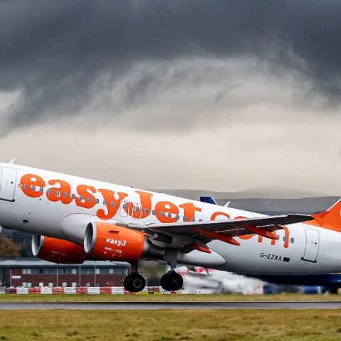 easyJet-G-EZAA-2019-11-02-1