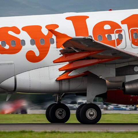 easyJet-G-EZAT-2021-07-08-2