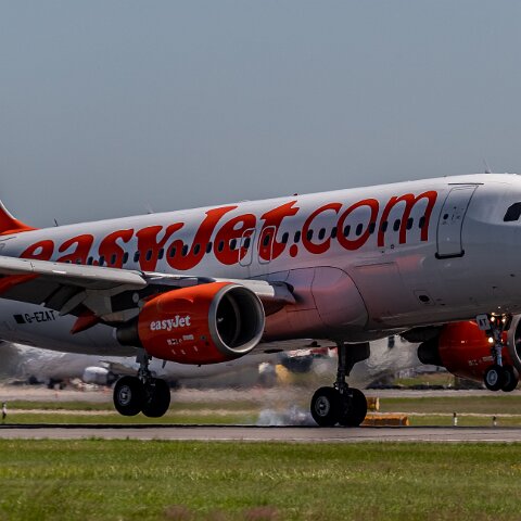 easyJet-G-EZAT-2021-07-15-2