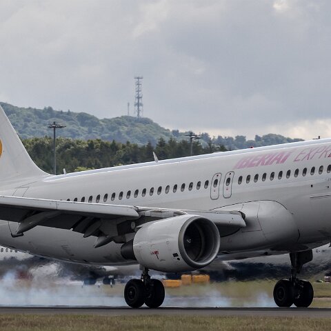 Iberia-Express-EC-LLE-2017-06-26-2