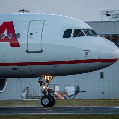 Lauda-9H-LMG-2025-12-08-4