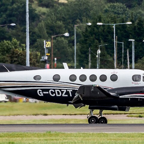Beechcraft-G-CDZT-200-Super-King-Air-2