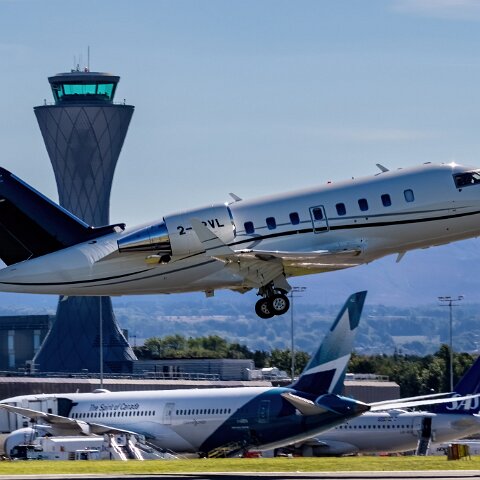 Bombardier-2-TRVL-Challenger-650-4