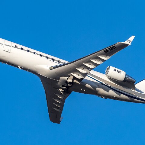 Bombardier-9H-AMY-Challenger-850-2