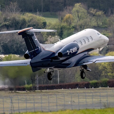 Embraer-2-EMBR-Phenom-300-15