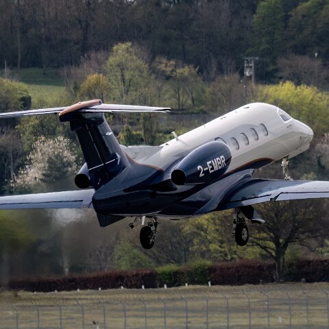 Embraer-2-EMBR-Phenom-300-16