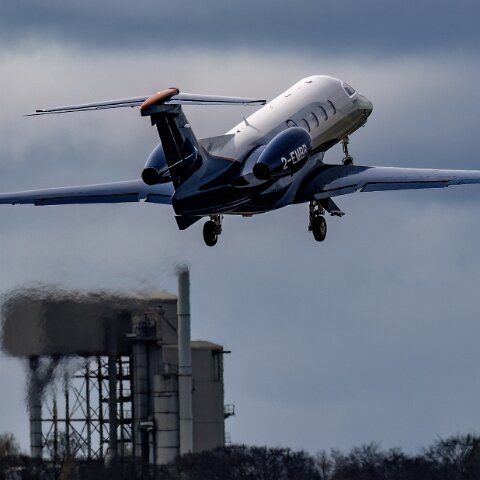 Embraer-2-EMBR-Phenom-300-19