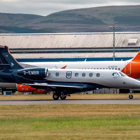 Embraer-2-EMBR-Phenom-300-3