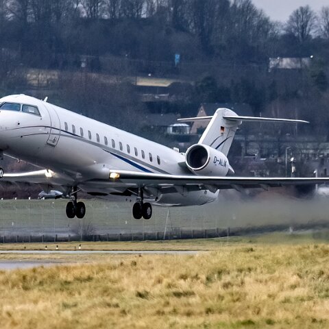 Mitsubishi-D-ALIK-Challenger-850-2