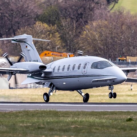 Piaggio-D-IIVA-P180-Avanti-1