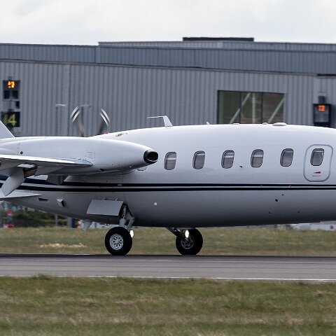 Piaggio-D-IIVA-P180-Avanti-5