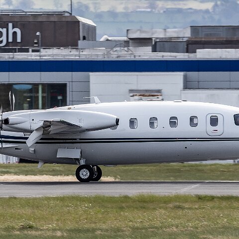 Piaggio-D-IIVA-P180-Avanti-7