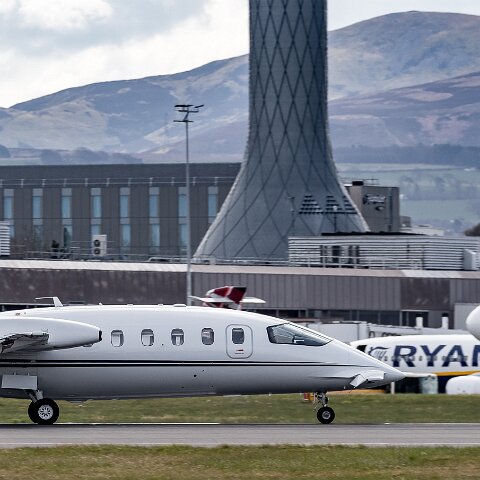 Piaggio-D-IIVA-P180-Avanti-8