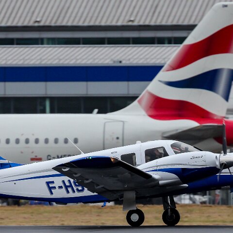 Piper-F-HSYS-PA-34-220T-Seneca-V-4