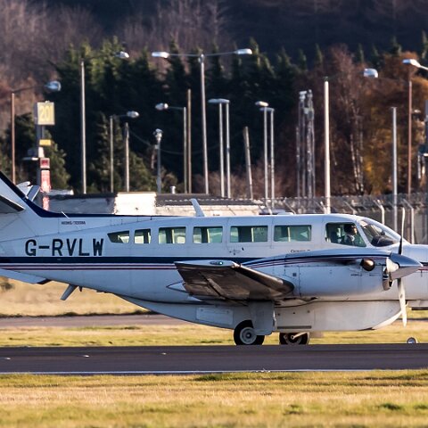 Reims-G-RVLW-Cessna-F406-2
