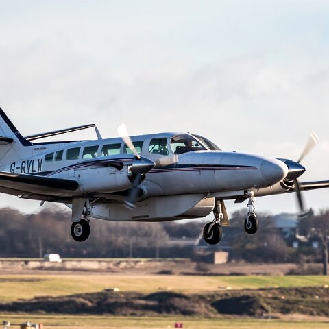 Reims-G-RVLW-Cessna-F406-3