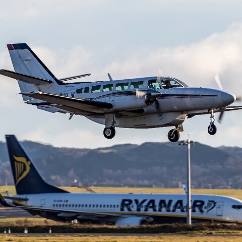 Reims-G-RVLW-Cessna-F406-4
