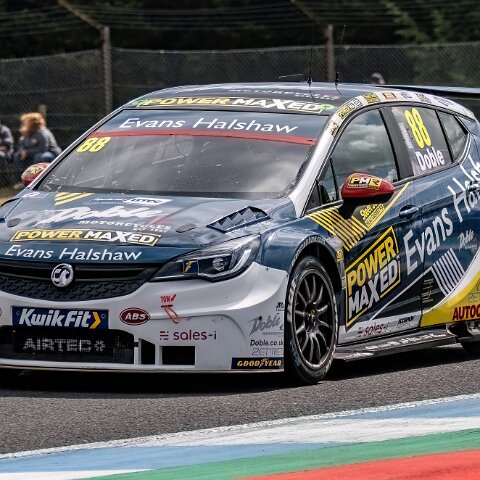Kwik-Fit-British-Touring-Car-Championship-9