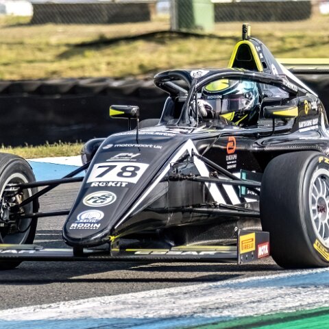 ROKiT-F4-British-Championship-3