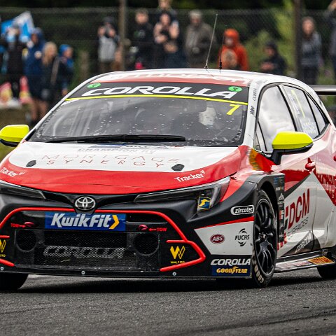 Race-Kwik-Fit-British-Touring-Car-Championship-12