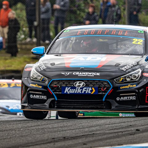 Race-Kwik-Fit-British-Touring-Car-Championship-15