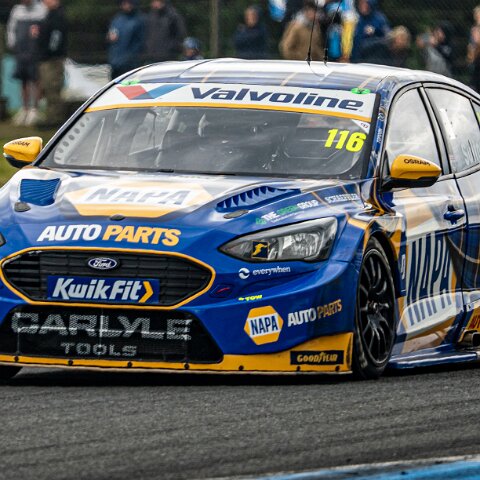 Race-Kwik-Fit-British-Touring-Car-Championship-16