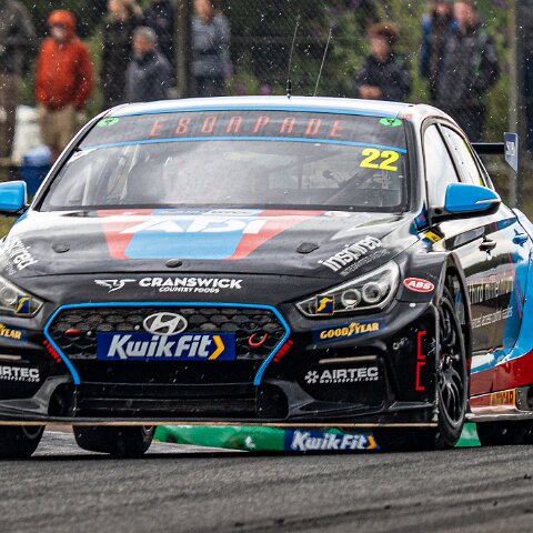 Race-Kwik-Fit-British-Touring-Car-Championship-18
