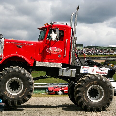 Knockhill-Monster-Trucks-2006-05-13-13