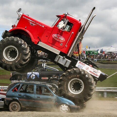 Knockhill-Monster-Trucks-2006-05-13-17