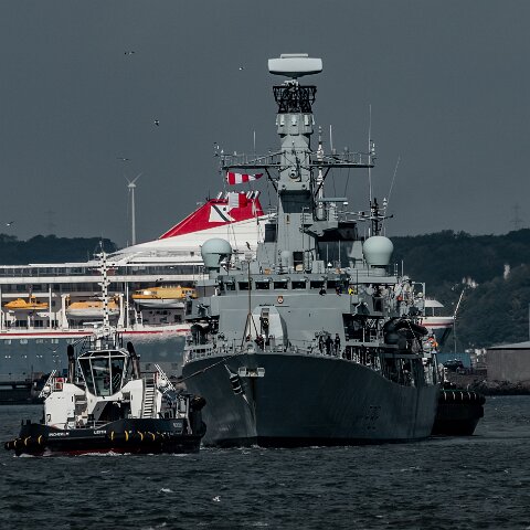 HMS-Somerset-11