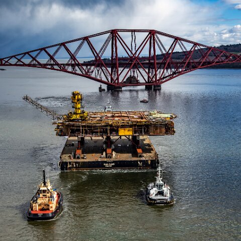 Oil-Rig-Iron-Lady-14