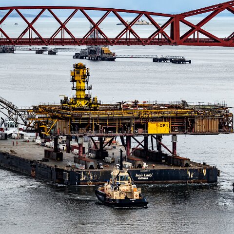 Oil-Rig-Iron-Lady-5