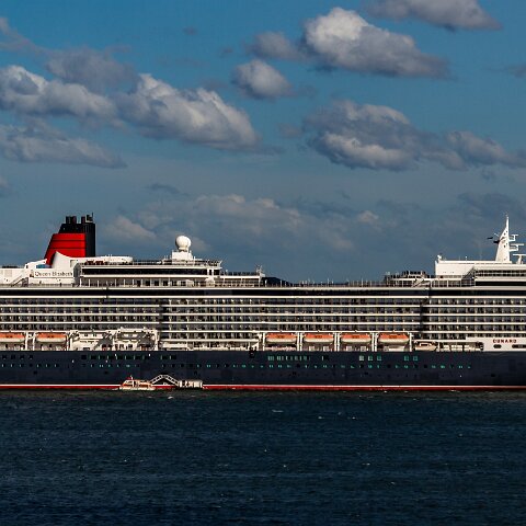 Cunard-Line-Queen-Elizabeth-4-2013-08-02