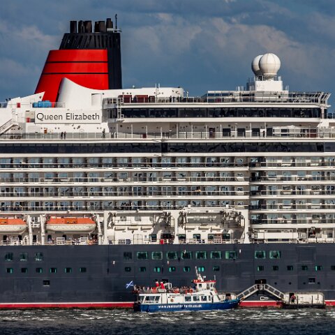 Cunard-Line-Queen-Elizabeth-7-2013-08-02