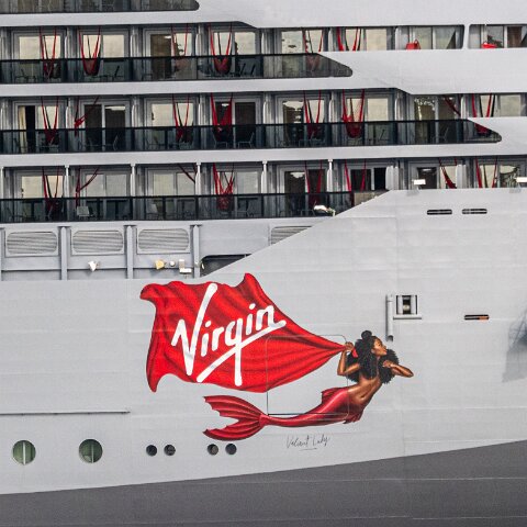 Virgin-Valiant-Lady-13