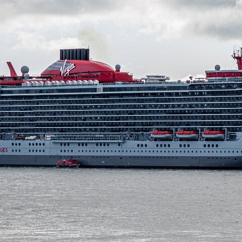 Virgin-Valiant-Lady-2