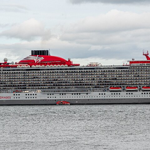 Virgin-Valiant-Lady-5