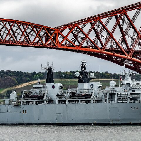 HMS-Albion-5