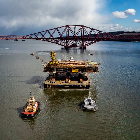 Oil-Rig-Iron-Lady-15